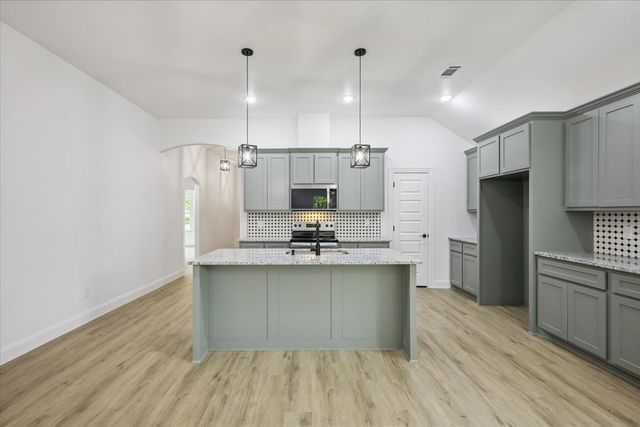 111 N Oak Street, Ector, TX 75439