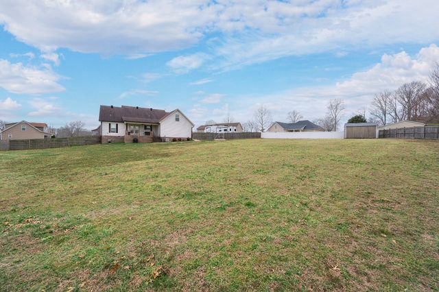 107 Red Gate Ct, Wartrace, TN 37183