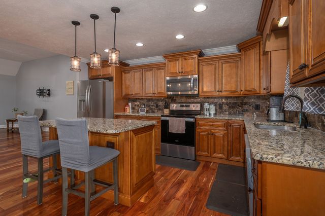 107 Red Gate Ct, Wartrace, TN 37183