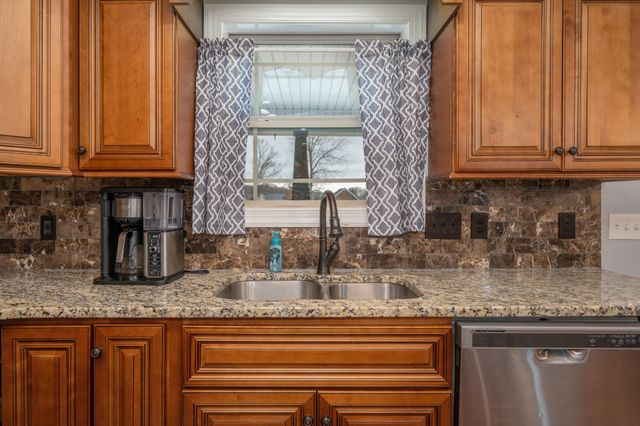 107 Red Gate Ct, Wartrace, TN 37183