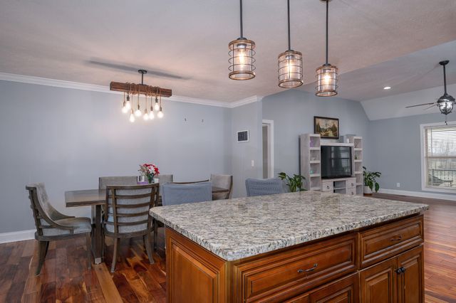 107 Red Gate Ct, Wartrace, TN 37183