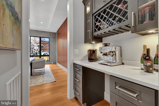 1100 BALLS HILL RD, Mclean, VA 22101