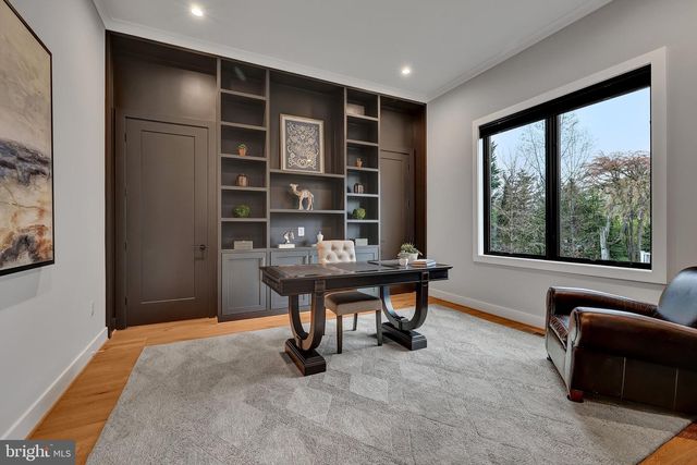 1100 BALLS HILL RD, Mclean, VA 22101