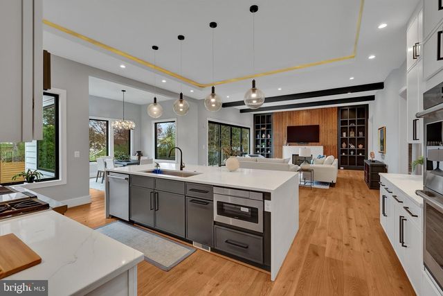 1100 BALLS HILL RD, Mclean, VA 22101