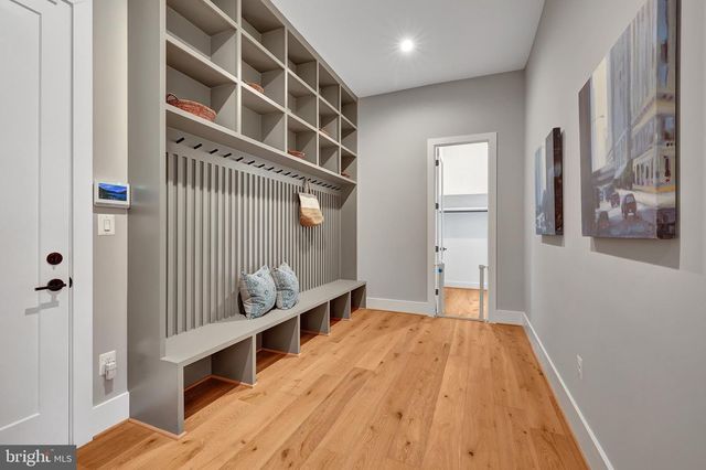 1100 BALLS HILL RD, Mclean, VA 22101