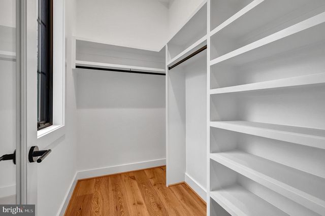 1100 BALLS HILL RD, Mclean, VA 22101