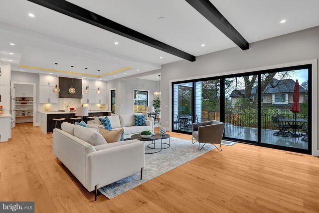 1100 BALLS HILL RD, Mclean, VA 22101