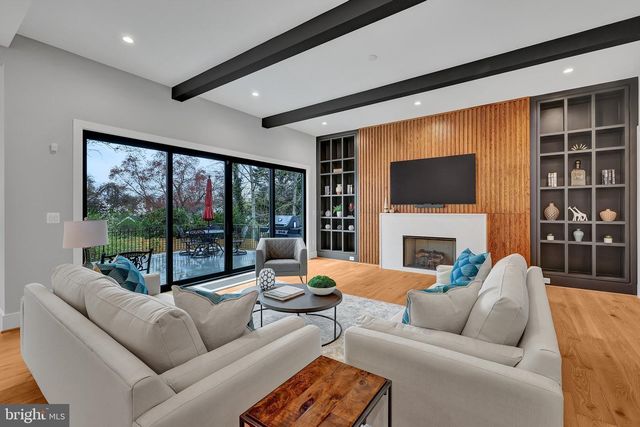 1100 BALLS HILL RD, Mclean, VA 22101