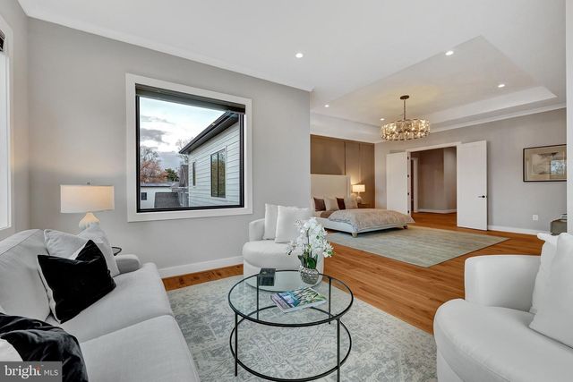 1100 BALLS HILL RD, Mclean, VA 22101