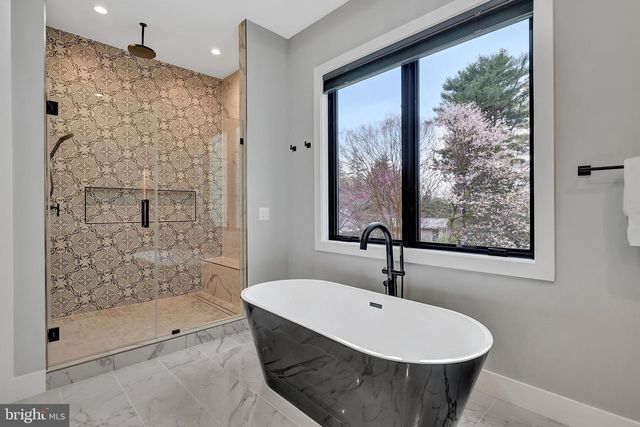 1100 BALLS HILL RD, Mclean, VA 22101