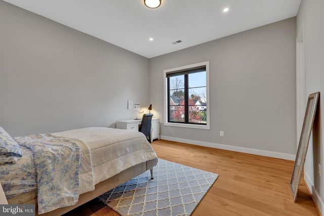 1100 BALLS HILL RD, Mclean, VA 22101