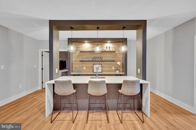 1100 BALLS HILL RD, Mclean, VA 22101