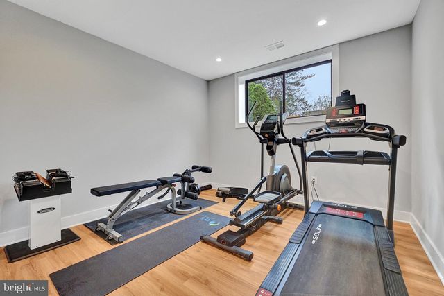 1100 BALLS HILL RD, Mclean, VA 22101