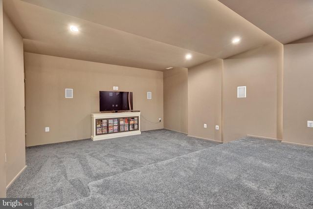 1100 BALLS HILL RD, Mclean, VA 22101