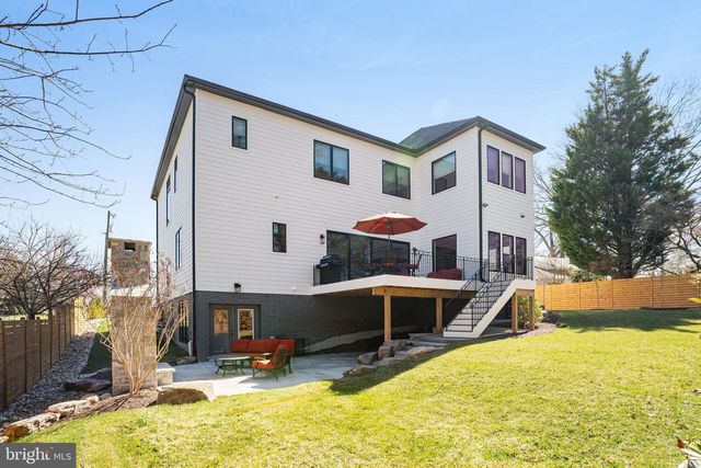 1100 BALLS HILL RD, Mclean, VA 22101