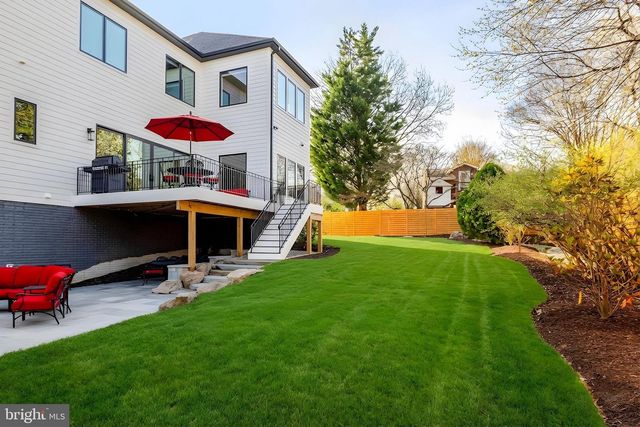 1100 BALLS HILL RD, Mclean, VA 22101