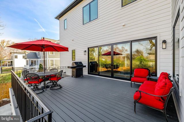 1100 BALLS HILL RD, Mclean, VA 22101