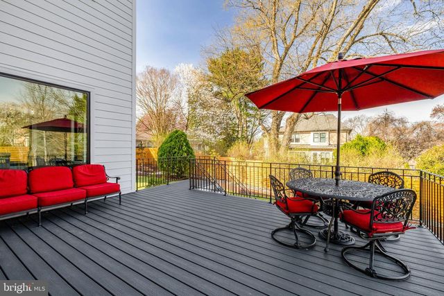 1100 BALLS HILL RD, Mclean, VA 22101