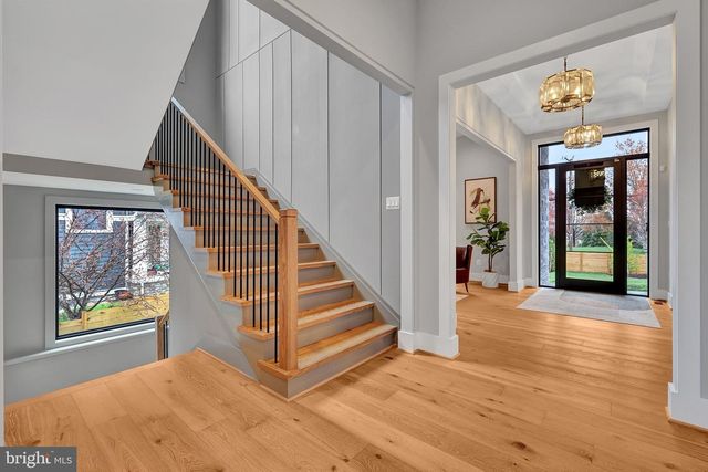 1100 BALLS HILL RD, Mclean, VA 22101