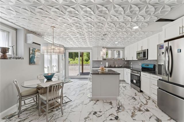 685 Curtis Corner Road, South Kingstown, RI 02879