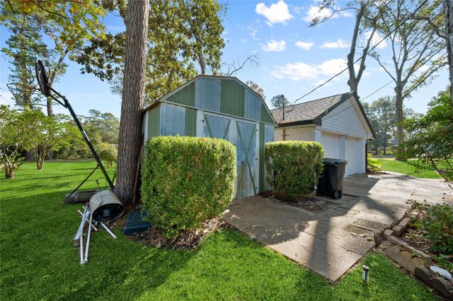 1611 Palomino Lane, Kingwood, TX 77339