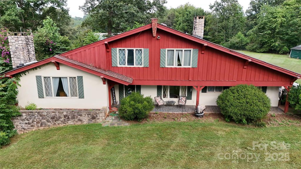 2285 Tarheel Place, Lenoir, NC 28645