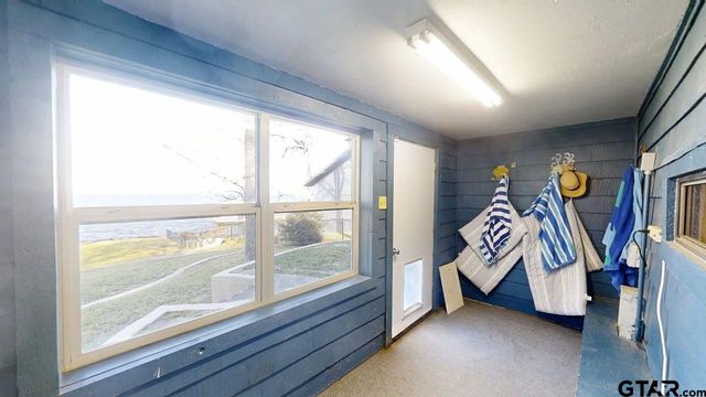 21028 Bay Shore Dr, Flint, TX 75762