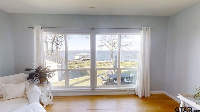 21028 Bay Shore Dr, Flint, TX 75762