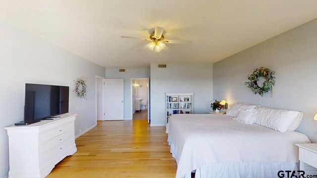 21028 Bay Shore Dr, Flint, TX 75762