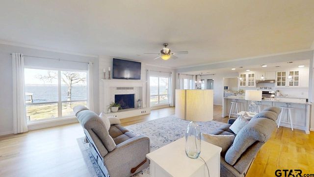 21028 Bay Shore Dr, Flint, TX 75762