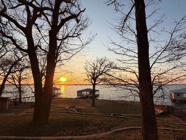 21028 Bay Shore Dr, Flint, TX 75762