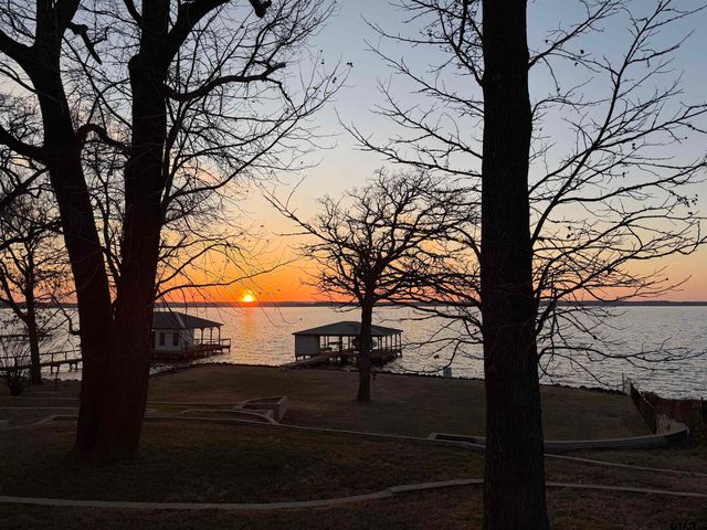 21028 Bay Shore Dr, Flint, TX 75762