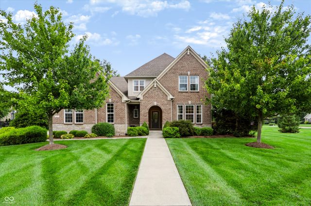 275 N Bend Drive, Greenwood, IN 46142