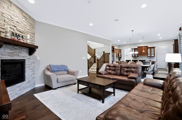 275 N Bend Drive, Greenwood, IN 46142