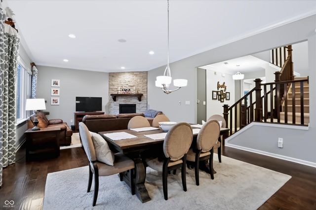 275 N Bend Drive, Greenwood, IN 46142