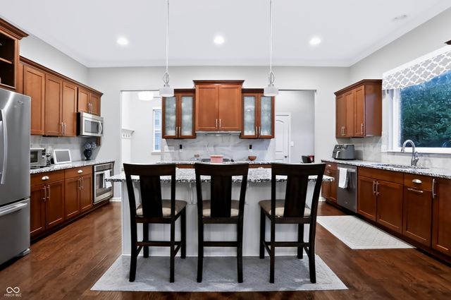 275 N Bend Drive, Greenwood, IN 46142