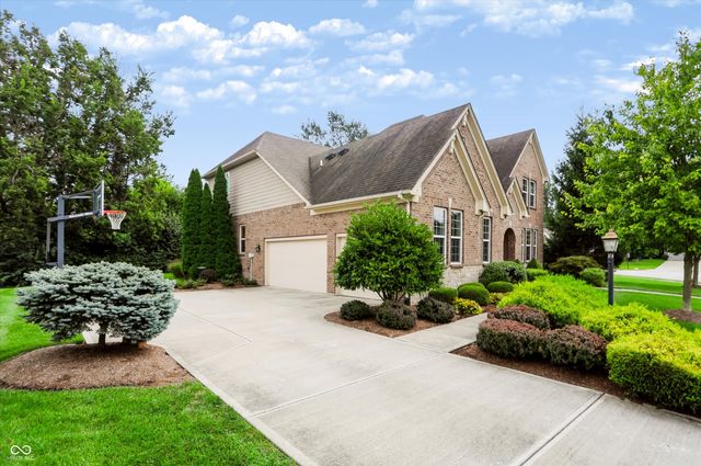275 N Bend Drive, Greenwood, IN 46142