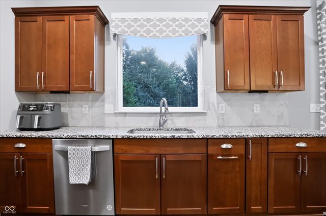 275 N Bend Drive, Greenwood, IN 46142
