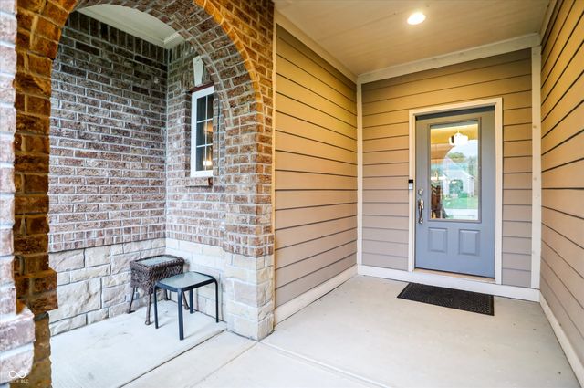 275 N Bend Drive, Greenwood, IN 46142