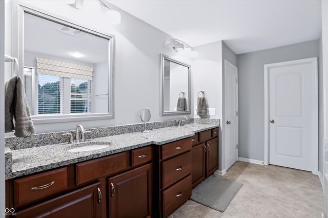 275 N Bend Drive, Greenwood, IN 46142