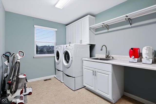 275 N Bend Drive, Greenwood, IN 46142