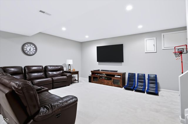 275 N Bend Drive, Greenwood, IN 46142