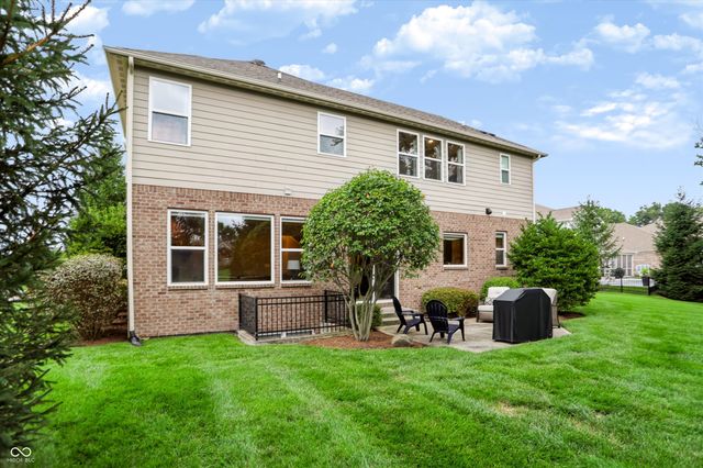 275 N Bend Drive, Greenwood, IN 46142