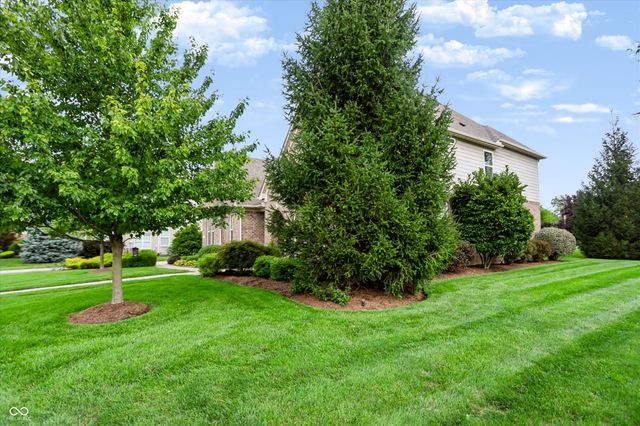 275 N Bend Drive, Greenwood, IN 46142