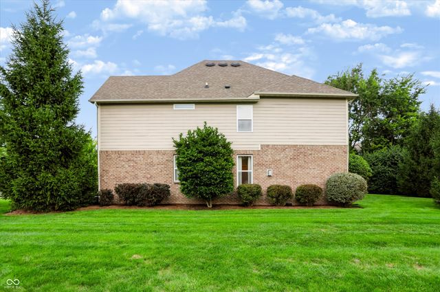 275 N Bend Drive, Greenwood, IN 46142