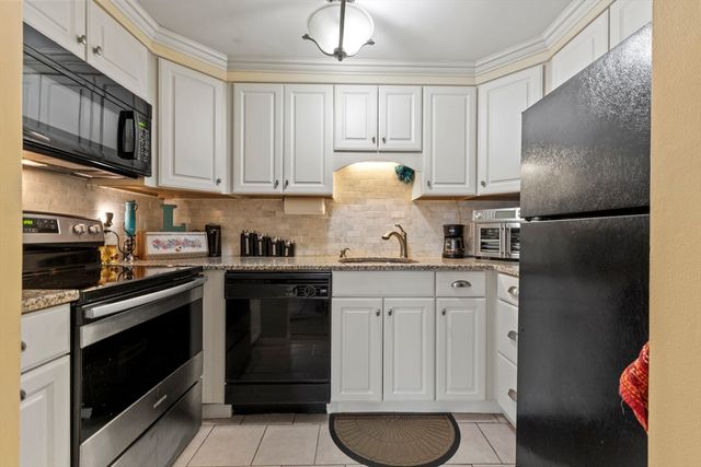 18 Fountain Lane 2, Weymouth, MA 02190