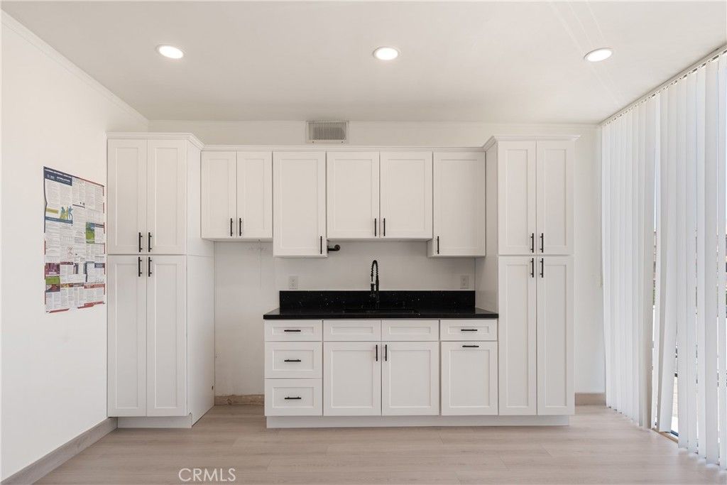 Image 18 of property listing at 618 W Route 66, Glendora, CA 91740