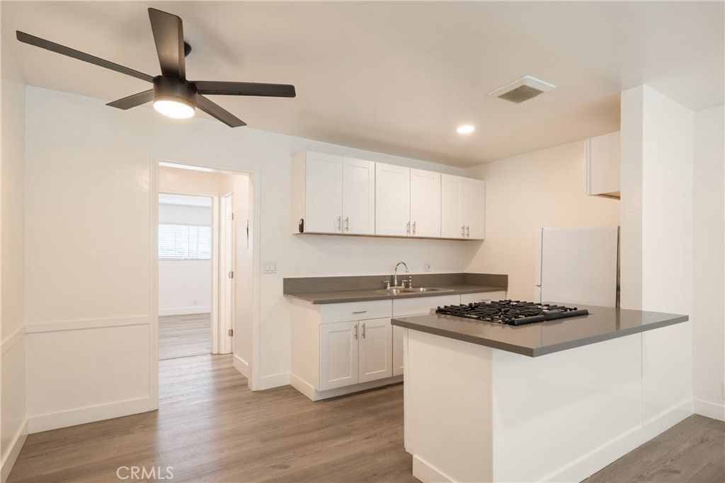 Image 8 of property listing at 618 W Route 66, Glendora, CA 91740