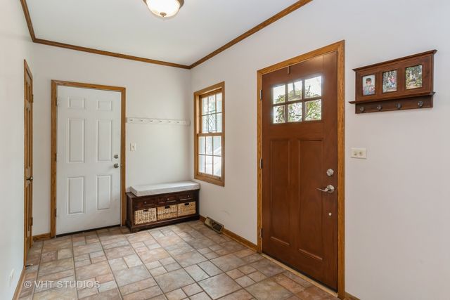 6S475 Sussex Road, Naperville, IL 60540