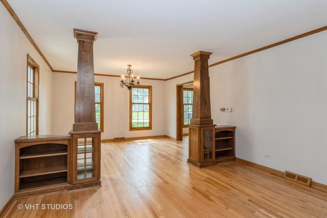 6S475 Sussex Road, Naperville, IL 60540